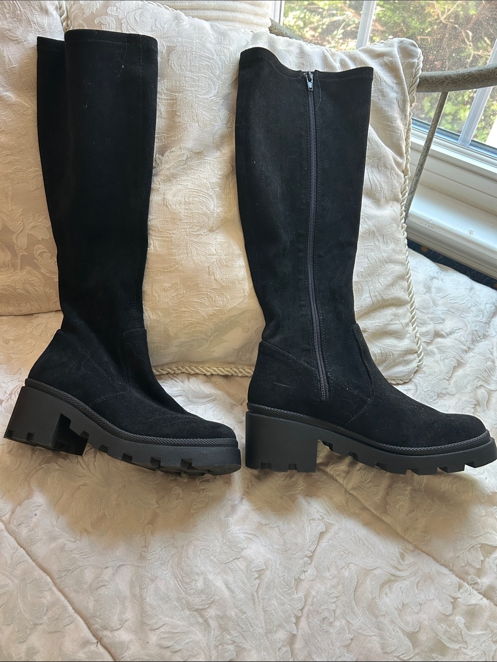 NWOT. Classic Black Suede Knee-High Lug Sole Boots. Size 8. - Picture 2 of 4